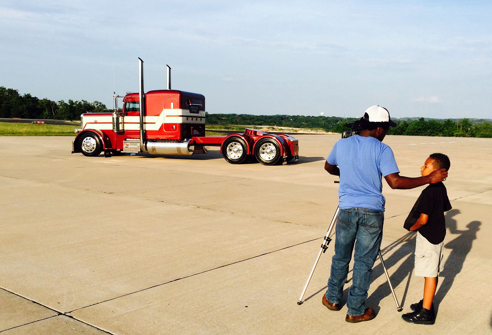 Commercial Trucking Photography - Roger Snider - Big Rig Videos Creator - Branson MO