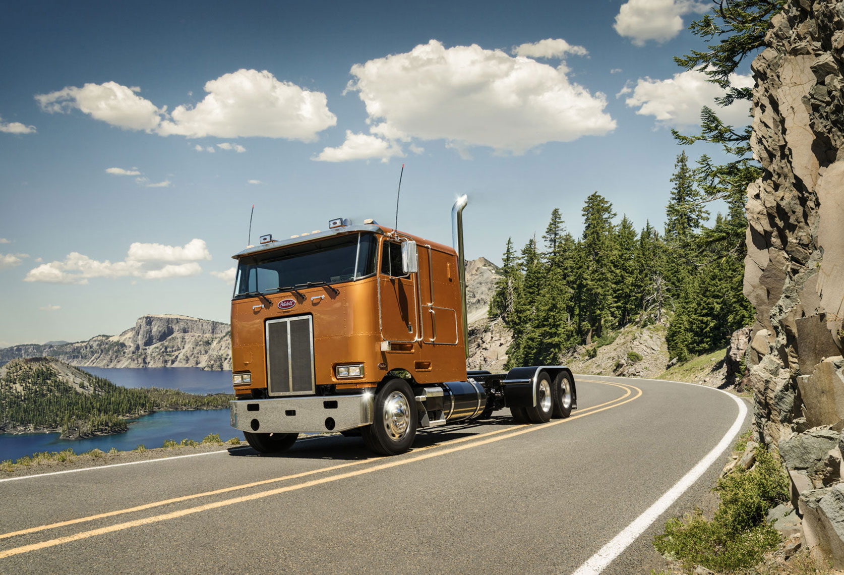 Peterbilt 362 at  Crater Lake
